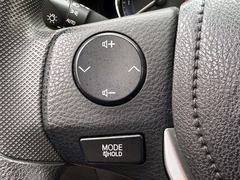 Used 2019 Toyota Corolla LE image 21