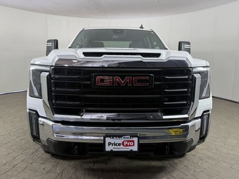 Used 2024 GMC Sierra 2500 Pro w/ Convenience Package AWD/4WD image 2