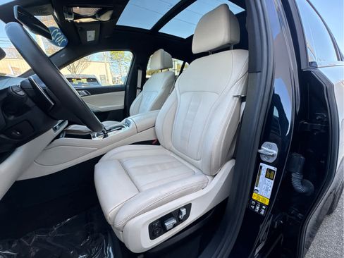 Used 2022 BMW X6 xDrive40i w/ M Sport Package AWD/4WD image 11