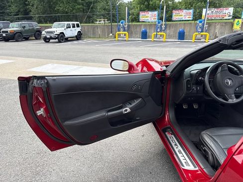 Used 2013 Chevrolet Corvette 427 w/ 1SB Preferred Equipment Group RWD image 15