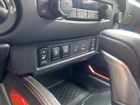 Used 2022 Nissan Frontier PRO-4X image 5