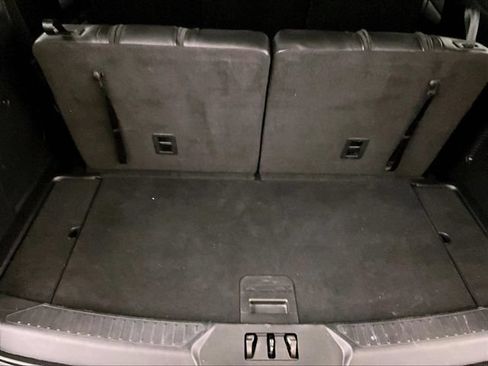 Used 2021 Ford Explorer XLT w/ Equipment Group 202A AWD/4WD image 34