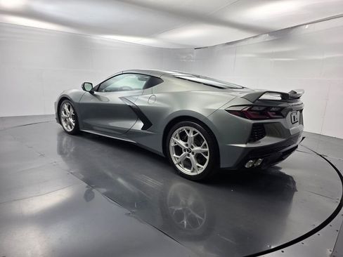 Used 2022 Chevrolet Corvette Stingray Preferred Cpe w/ Z51 Performance Package RWD image 6