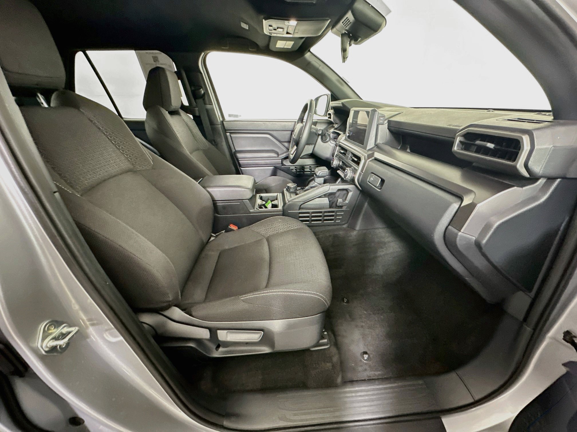 Used 2025 Toyota 4Runner SR5 AWD/4WD image 30