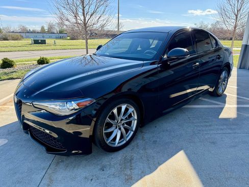 Used 2019 Alfa Romeo Giulia w/ Quick Order Package 22K Sport RWD image 4