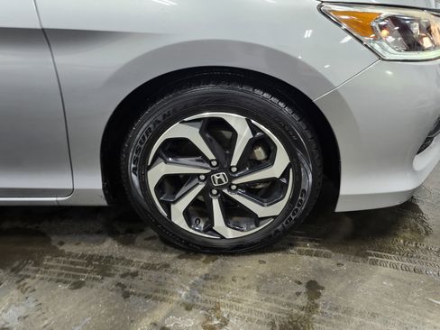 Used 2017 Honda Accord EX-L image 11