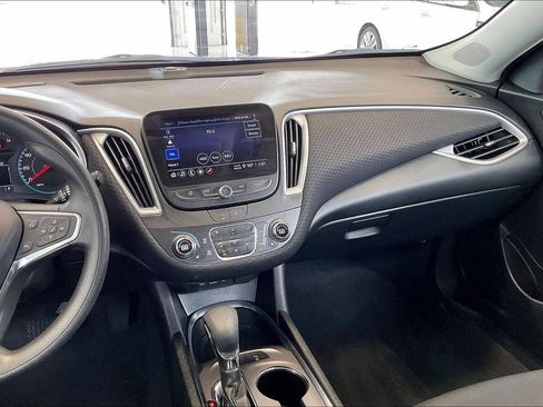 Used 2025 Chevrolet Malibu LT FWD image 6