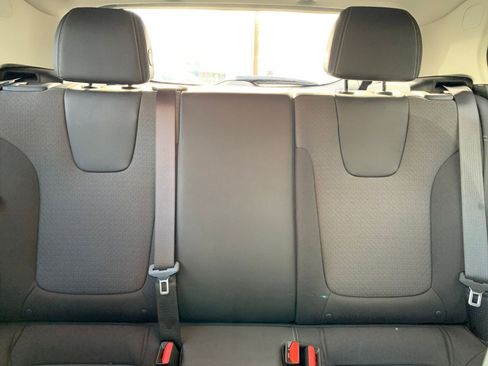 Used 2025 Buick Encore GX Preferred image 36