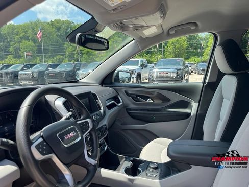 Used 2024 GMC Terrain SLE w/ Driver Convenience Package AWD/4WD image 25