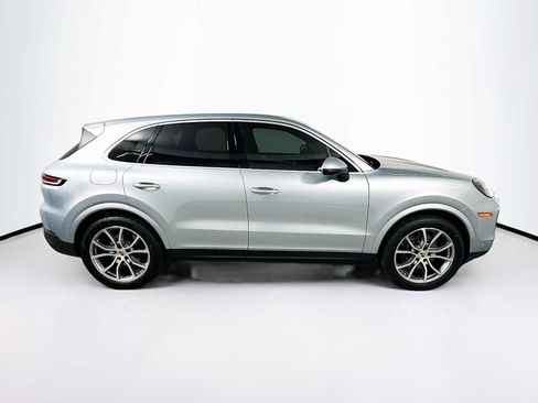 Certified 2025 Porsche Cayenne image 8