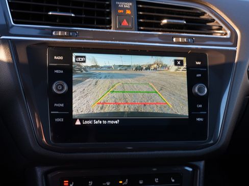 Used 2023 Volkswagen Tiguan SEL R-Line image 35