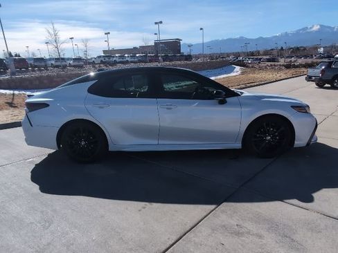 Used 2022 Toyota Camry XSE image 9