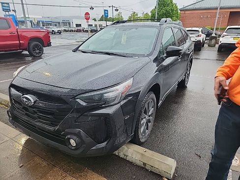 Used 2023 Subaru Outback Onyx Edition XT w/ Tech Package 2 AWD/4WD image 6