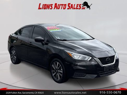 Used 2021 Nissan Versa SV FWD image 3