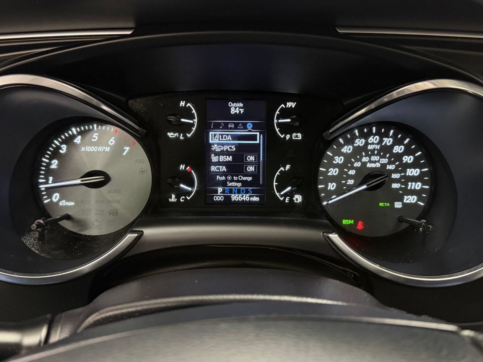 Used 2019 Toyota Sequoia SR5 AWD/4WD image 24