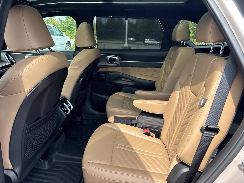 Certified 2025 Kia Sorento SX Prestige w/ Olive Brown Leather Package AWD/4WD image 12