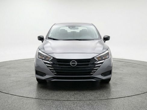 Used 2025 Nissan Versa SV image 2