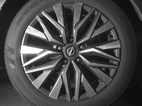 Used 2025 Nissan Altima 2.5 SV image 15