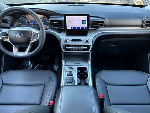 Used 2023 Ford Explorer XLT w/ Equipment Group 202A image 13