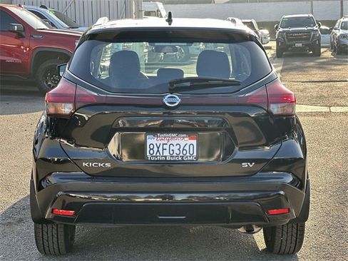 Used 2021 Nissan Kicks SV image 5