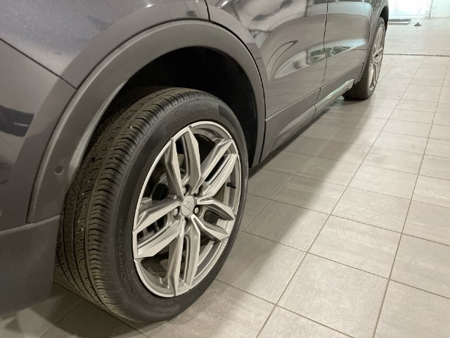 Used 2022 Cadillac XT4 Sport w/ Enhanced Visibility Package FWD image 13