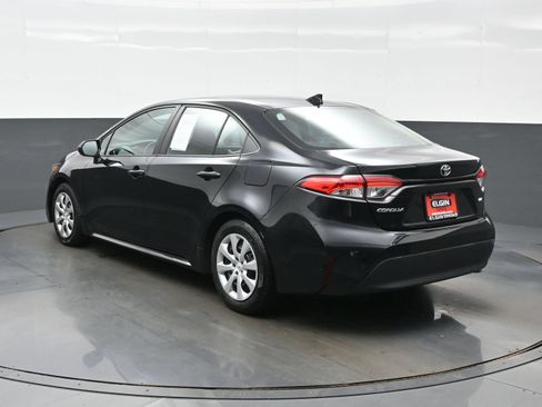 Used 2024 Toyota Corolla LE FWD image 4