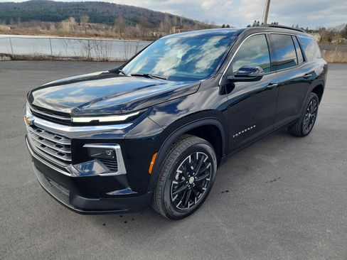 New 2026 Chevrolet Traverse LT w/ Sun and Wheel Package image 4