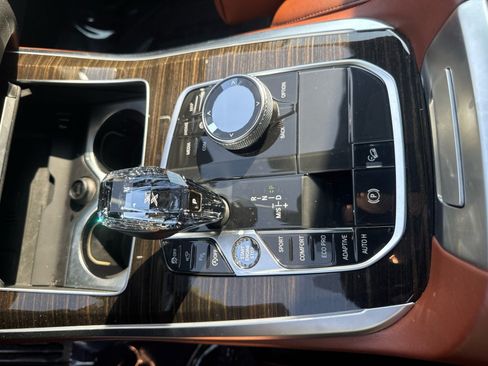 Used 2019 BMW X5 xDrive50i w/ M Sport Package AWD/4WD image 29