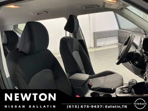 Used 2025 Kia Soul LX FWD image 12