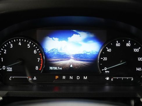 Used 2020 Ford Explorer XLT w/ Equipment Group 202A AWD/4WD image 14