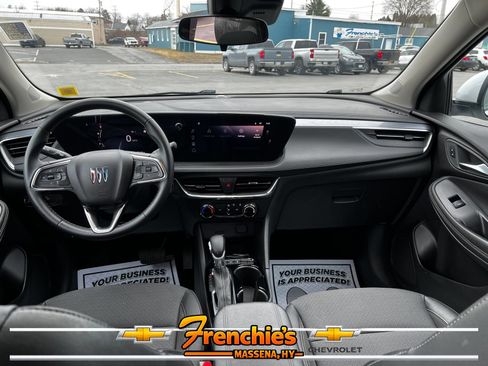 Used 2025 Buick Encore GX Preferred AWD/4WD image 8