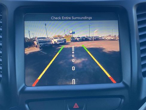 Used 2016 Jeep Cherokee Latitude w/ Comfort/Convenience Group image 26