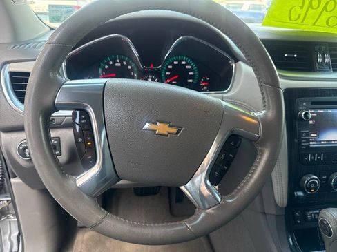 Used 2015 Chevrolet Traverse LT w/ Style and Technology Package image 13