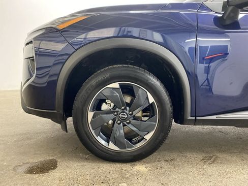 Used 2024 Nissan Rogue SV image 11