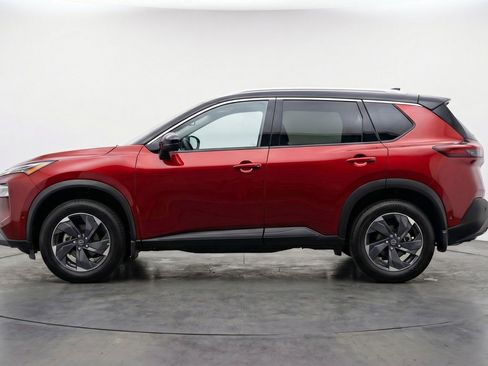 Used 2025 Nissan Rogue SV image 5
