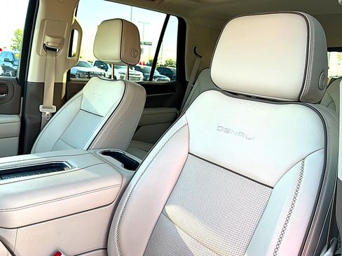 Used 2024 GMC Yukon Denali RWD image 14