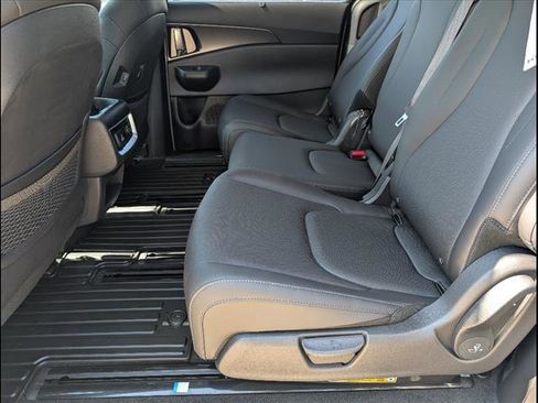 New 2026 Kia Carnival SX w/ SX Dark Edition Package image 8