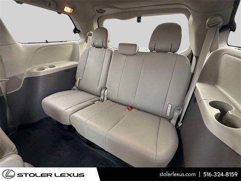 Used 2020 Toyota Sienna XLE image 19