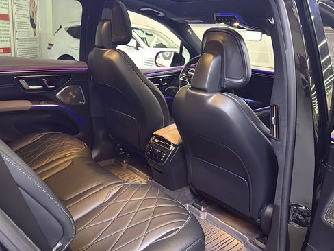 Used 2023 Mercedes-Benz EQS 580 4MATIC SUV image 24