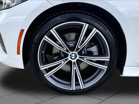 Used 2024 BMW 330i Sedan w/ Convenience Package RWD image 10