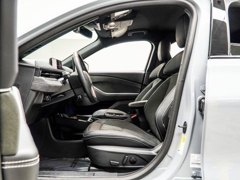 Used 2025 Ford Mustang Mach-E GT image 37