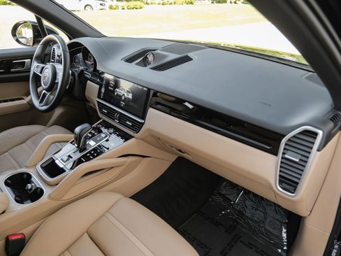 Used 2019 Porsche Cayenne AWD/4WD image 35