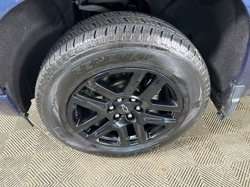 Used 2022 Chevrolet Silverado 1500 Custom image 10