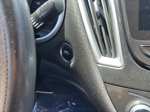 Used 2019 Chevrolet Malibu LS FWD image 15