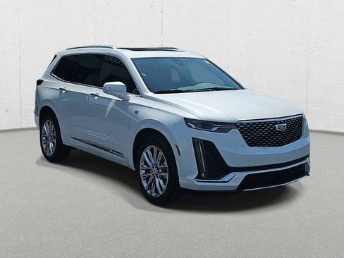 Used 2025 Cadillac XT6 Premium Luxury w/ LPO, Floor Liner Package image 3
