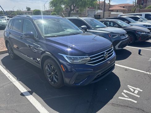 Certified 2023 Volkswagen Tiguan SE image 3
