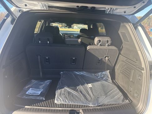 New 2026 Chevrolet Traverse LT w/ Driver Confidence Package image 14