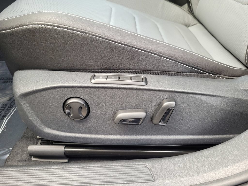 New 2026 Volkswagen Jetta SEL FWD image 12