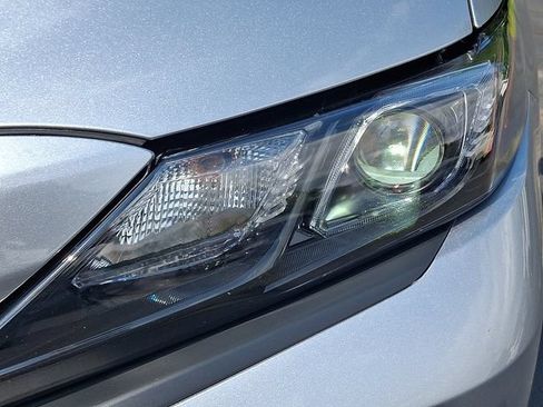 Used 2023 Toyota Camry SE FWD image 9