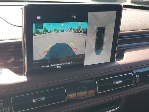 Certified 2024 Lincoln Aviator Black Label w/ Dynamic Handling Package AWD/4WD image 17